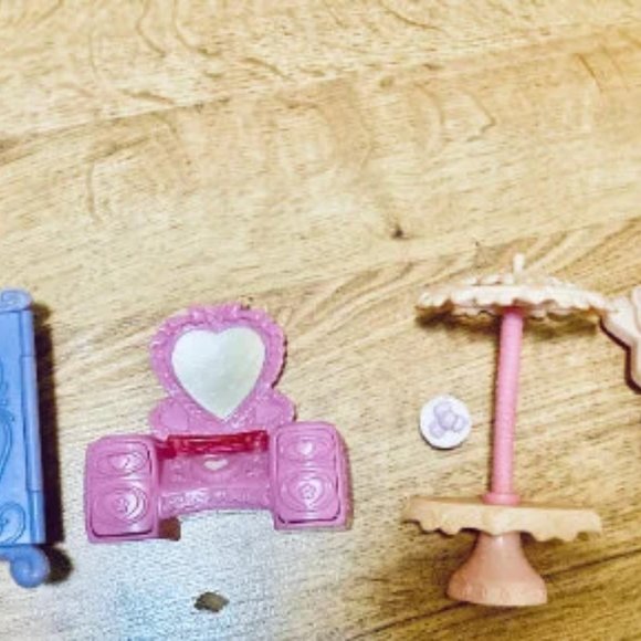 My Little Pony Crystal Rainbow Castle 2006  With Original Accessories (works) - Picture 6 of 9